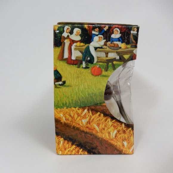Publix Seasons Greetings, Pilgrim Pair Salt and Pepper Shaker - Picture 7 of 11